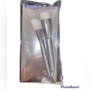 2dual brush set(ACCEPTING OFFERS) 💕